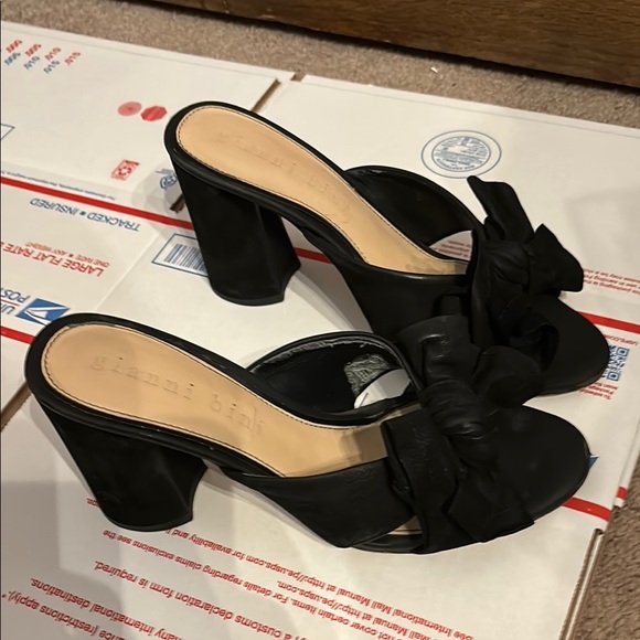 Gianni Binni Black Bow High Heels - Picture 4 of 7